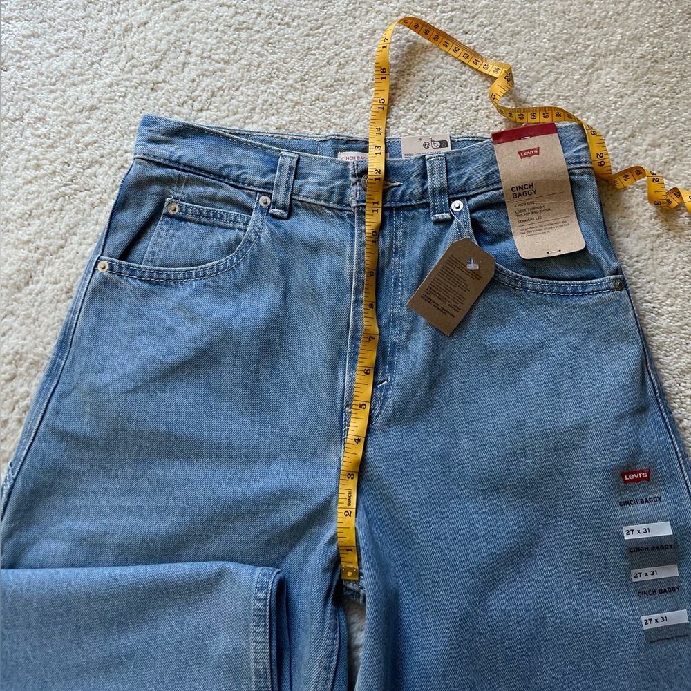NWT Levi's Cinch Baggy High Rise Cargo Women's Jeans Size 27/31 - Picture 7 of 12